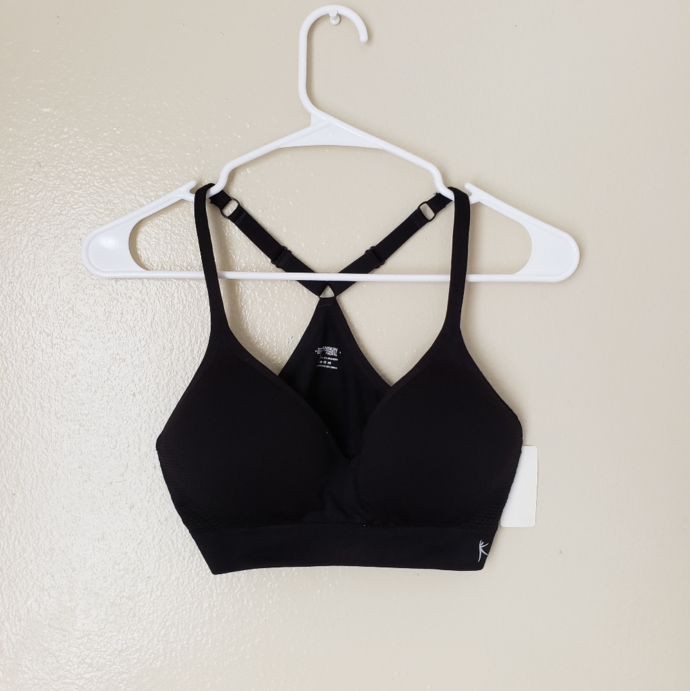 Black danskin sports bra size m
